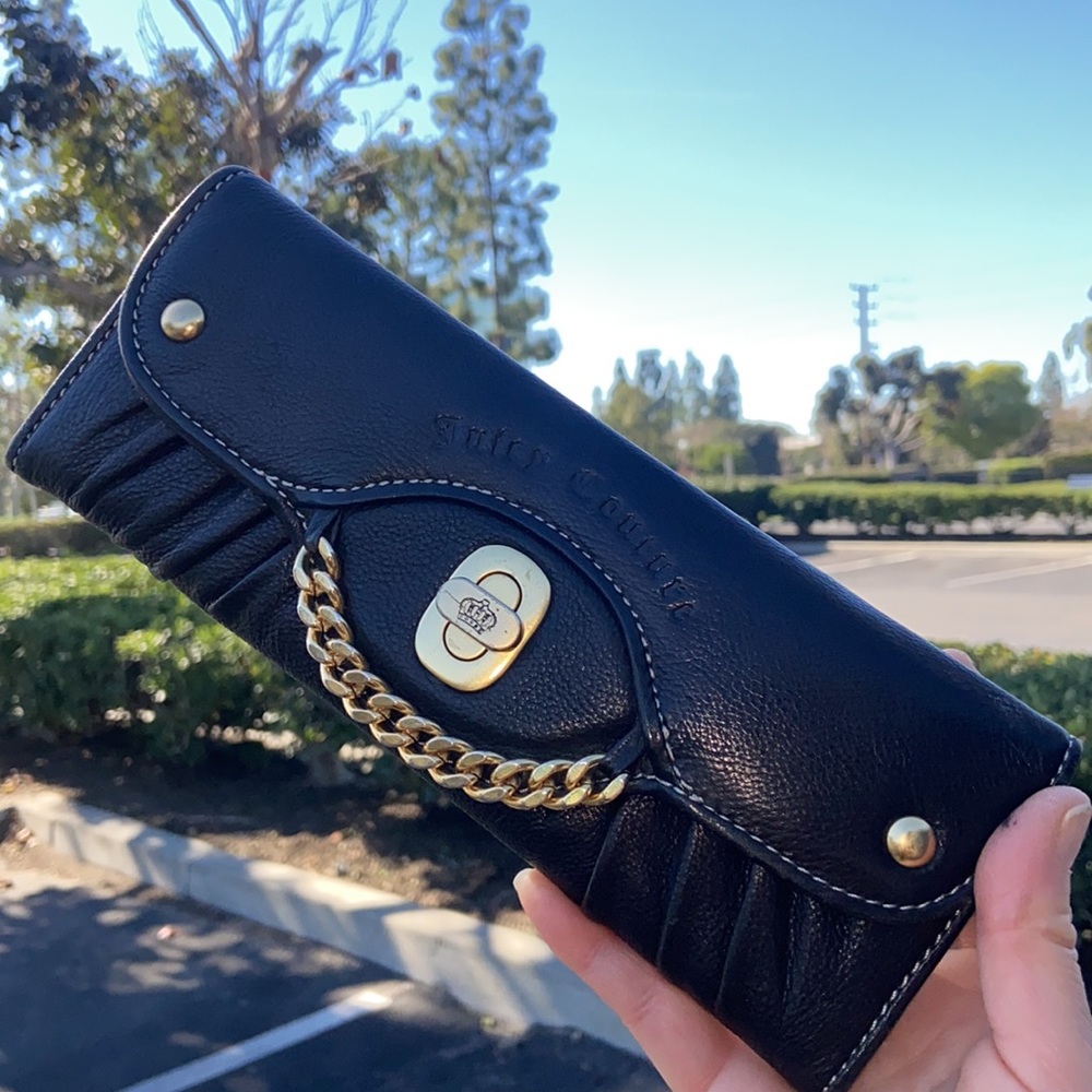 Y2K VINTAGE JUICY COUTURE BLACK LEATHER TRI-FOLD CONTINENTAL WALLET MAD MONEY